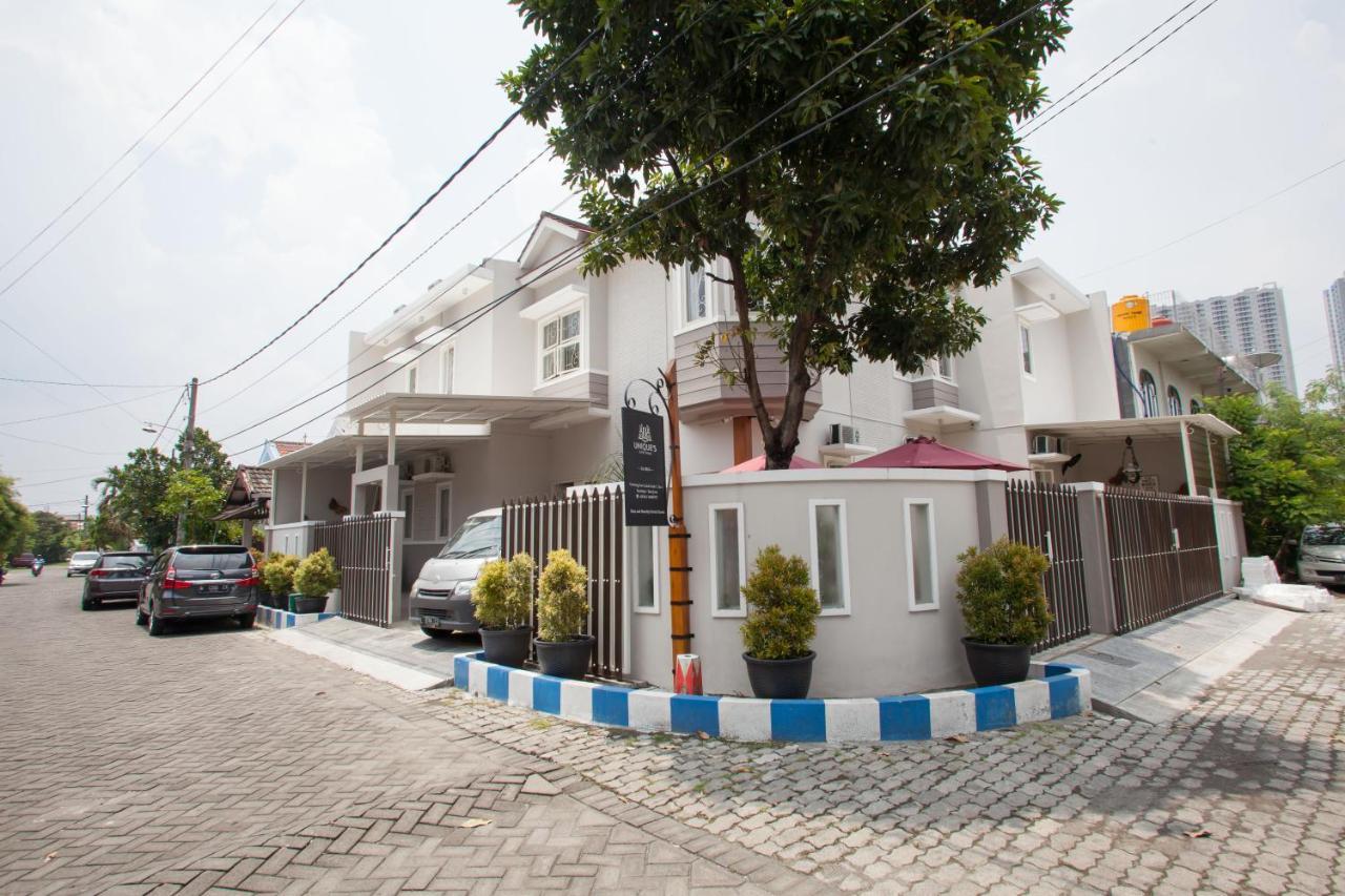 Reddoorz @ Wiyung 3 Hotel Surabaya Exterior photo